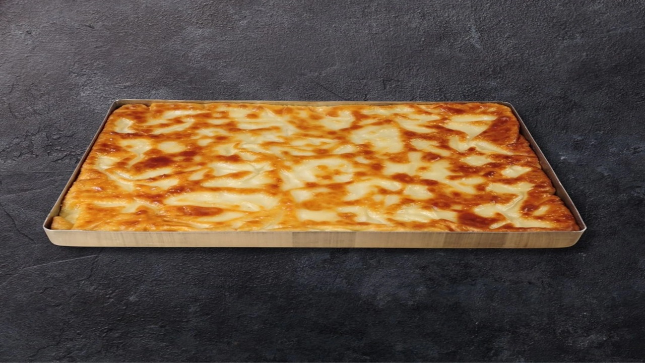 Kalabalık Sofraların En Beğenilen Lezzeti Tepsi Börek