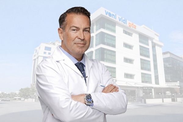 Op. Dr. Akın Akyurt: ‘Korneada kapak oluşturulmaması uzun vadeli stabilite için kritik önem taşıyor’