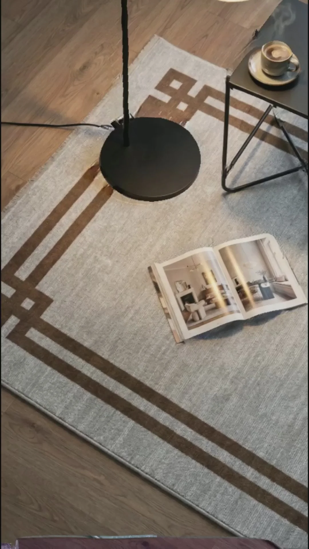 Zemin Dekorasyonunda Devrim: Amorf ve Asimetrik Halılarla Evinizi Yeniden Keşfedin