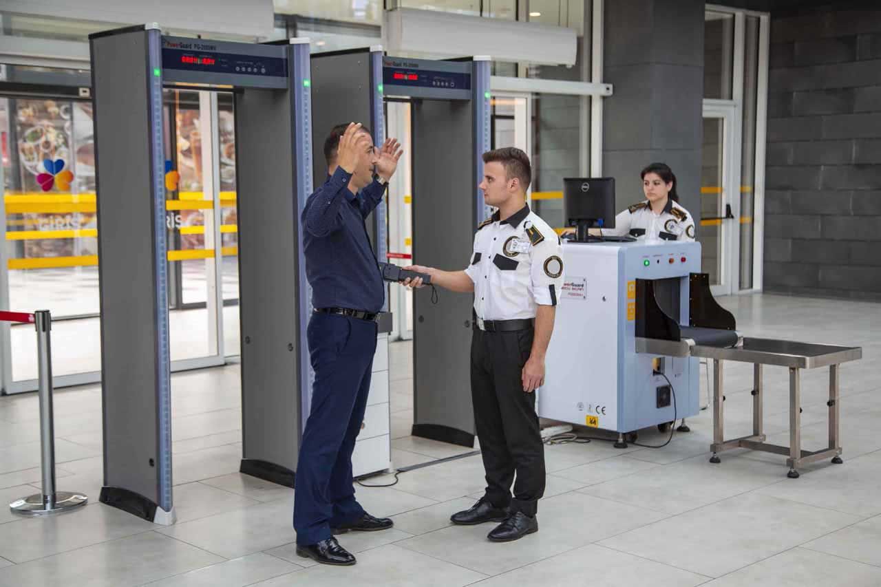 AVM Güvenlik Görevlisi